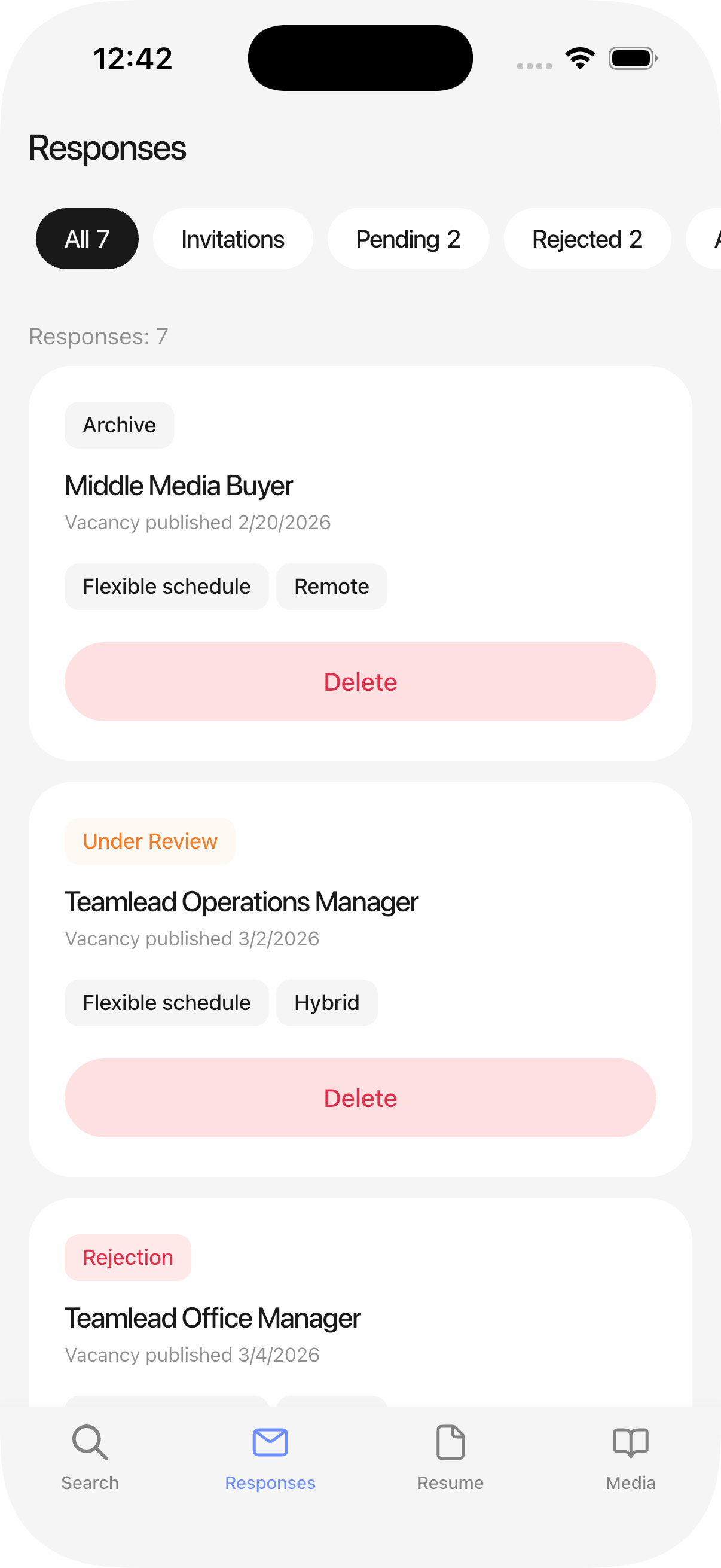 Applications screen with status badges and filters
